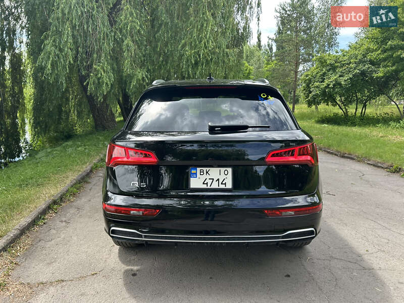 Позашляховик / Кросовер Audi Q5 2017 в Рівному