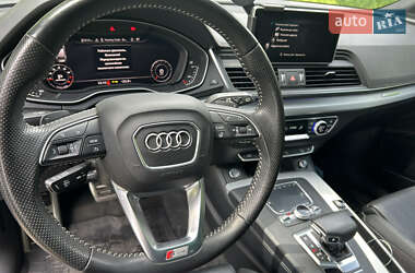 Внедорожник / Кроссовер Audi Q5 2017 в 