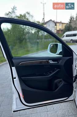 Внедорожник / Кроссовер Audi Q5 2011 в 