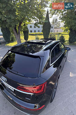 Внедорожник / Кроссовер Audi Q5 2021 в 