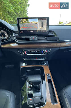 Внедорожник / Кроссовер Audi Q5 2021 в 
