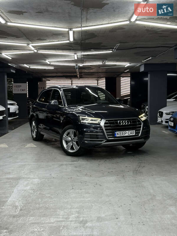 Внедорожник / Кроссовер Audi Q5 2017 в 