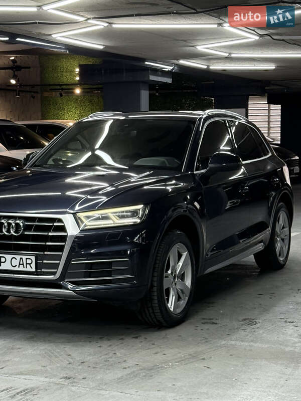 Внедорожник / Кроссовер Audi Q5 2017 в Одессе