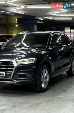Внедорожник / Кроссовер Audi Q5 2017 в 