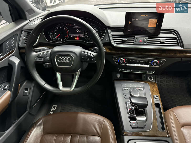 Внедорожник / Кроссовер Audi Q5 2017 в Одессе