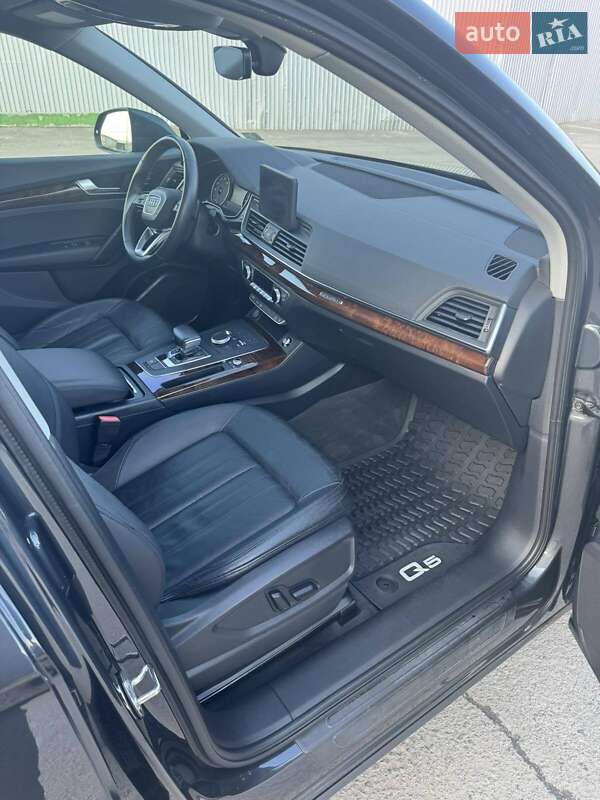 Позашляховик / Кросовер Audi Q5 2017 в Тернополі
