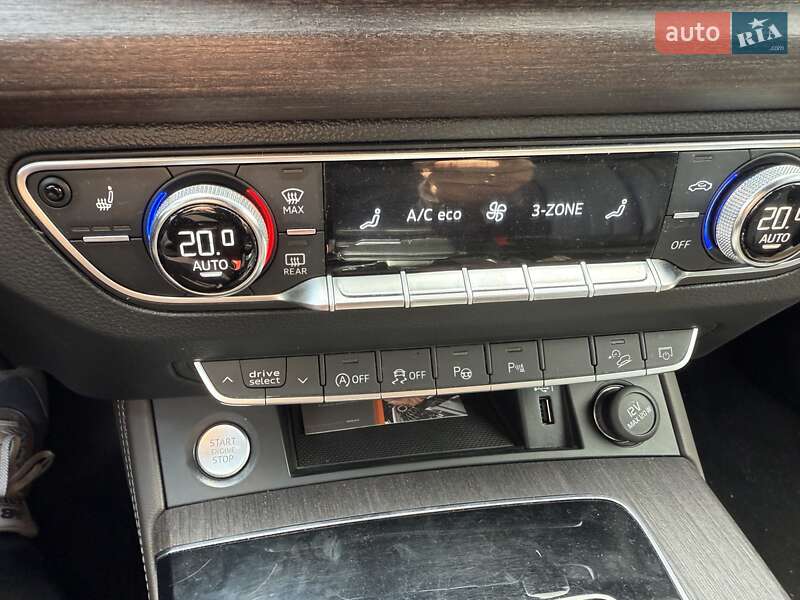 Внедорожник / Кроссовер Audi Q5 2020 в Тернополе