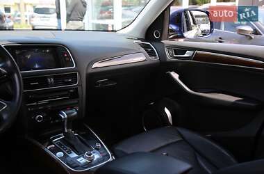 Внедорожник / Кроссовер Audi Q5 2015 в 