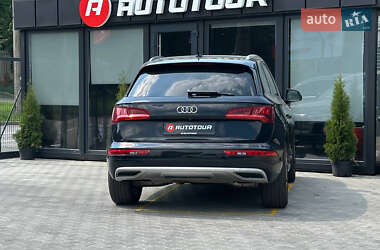 Внедорожник / Кроссовер Audi Q5 2017 в 