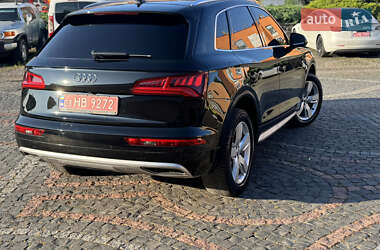 Внедорожник / Кроссовер Audi Q5 2017 в 