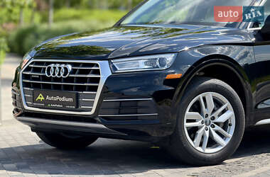 Внедорожник / Кроссовер Audi Q5 2017 в 
