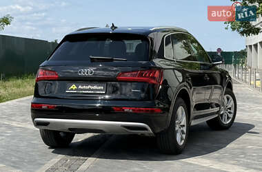 Внедорожник / Кроссовер Audi Q5 2017 в 