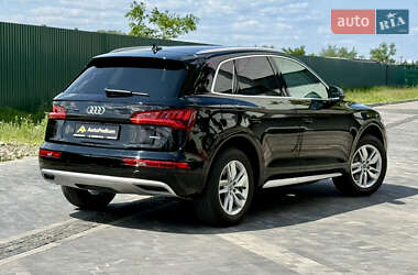 Внедорожник / Кроссовер Audi Q5 2017 в 