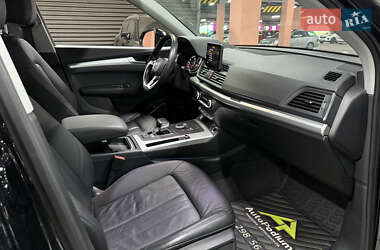 Внедорожник / Кроссовер Audi Q5 2017 в 