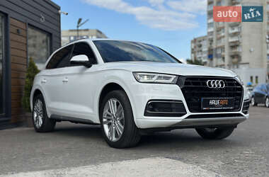 Внедорожник / Кроссовер Audi Q5 2018 в 