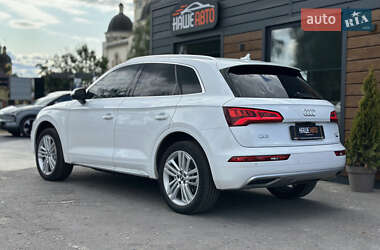 Внедорожник / Кроссовер Audi Q5 2018 в 