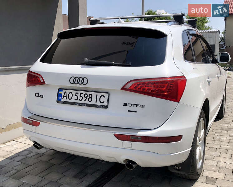 Позашляховик / Кросовер Audi Q5 2012 в Ужгороді