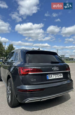 Внедорожник / Кроссовер Audi Q5 2021 в 