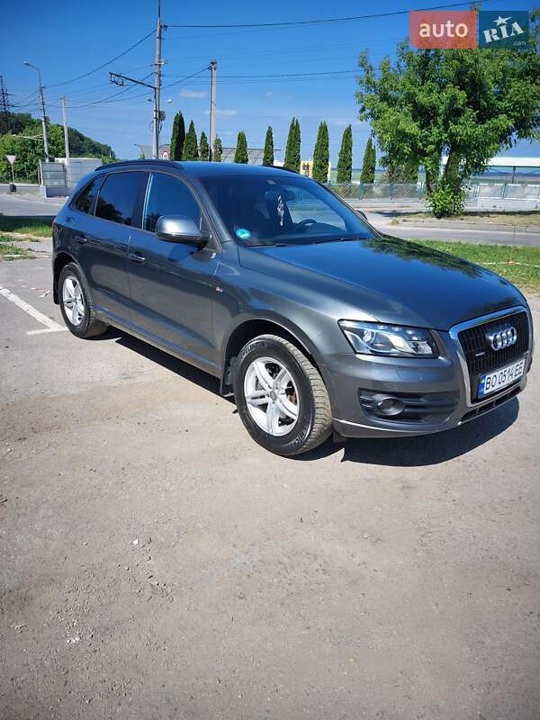 Внедорожник / Кроссовер Audi Q5 2009 в 