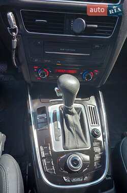 Внедорожник / Кроссовер Audi Q5 2009 в 