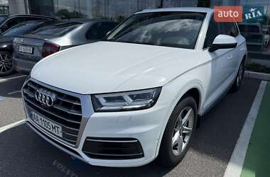 Внедорожник / Кроссовер Audi Q5 2017 в 