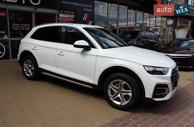 Внедорожник / Кроссовер Audi Q5 2021 в 
