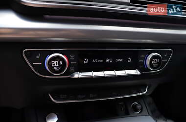 Внедорожник / Кроссовер Audi Q5 2021 в 