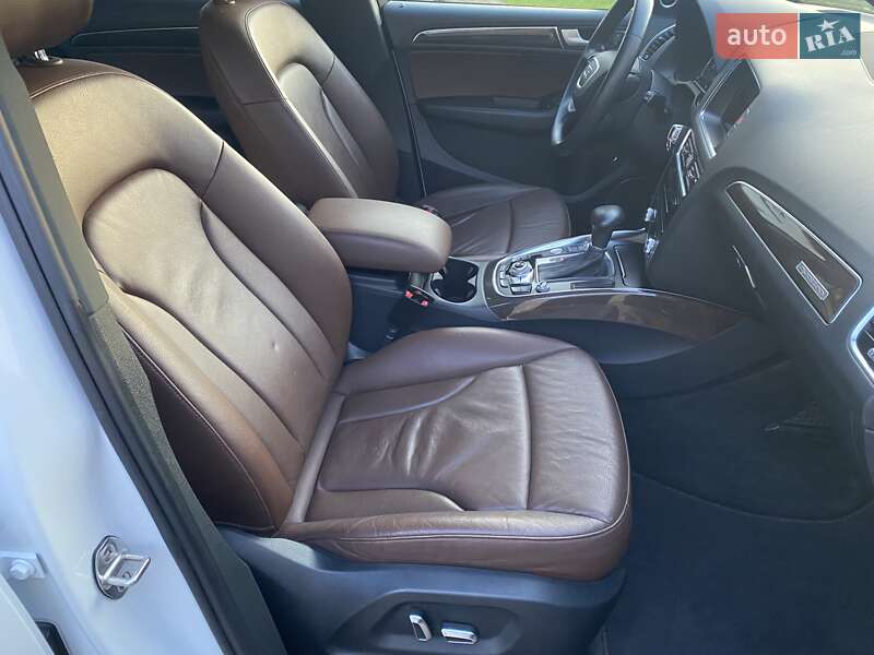 Внедорожник / Кроссовер Audi Q5 2014 в Ровно