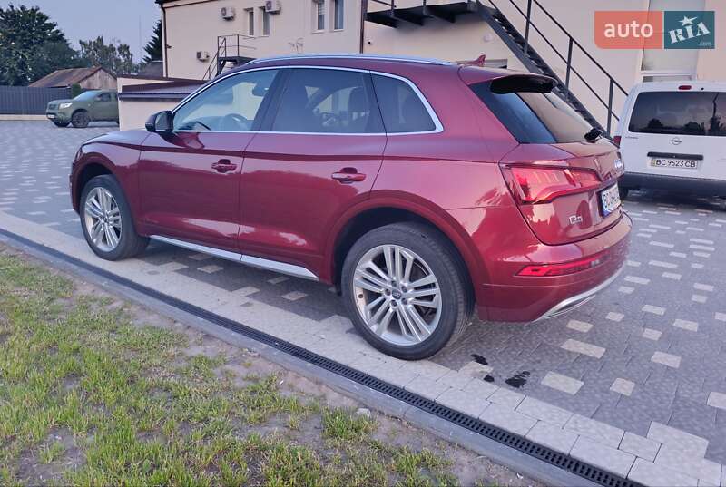 Позашляховик / Кросовер Audi Q5 2018 в Львові