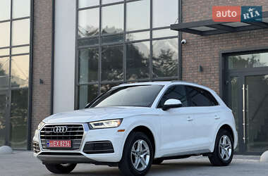 Внедорожник / Кроссовер Audi Q5 2018 в 