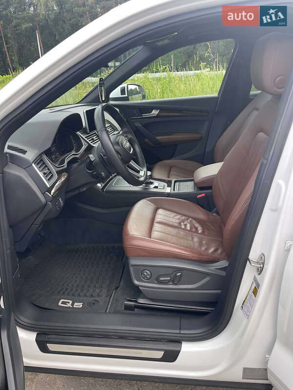 Внедорожник / Кроссовер Audi Q5 2019 в Львове