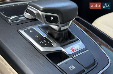 Внедорожник / Кроссовер Audi Q5 2020 в 