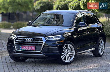 Внедорожник / Кроссовер Audi Q5 2018 в 