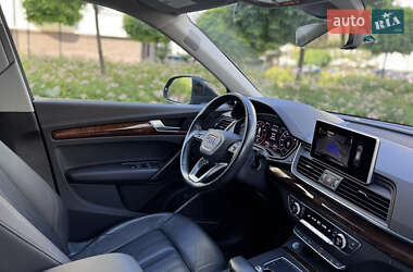Внедорожник / Кроссовер Audi Q5 2018 в 
