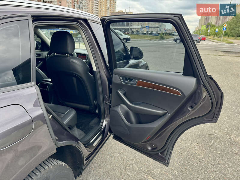 Внедорожник / Кроссовер Audi Q5 2012 в Киеве