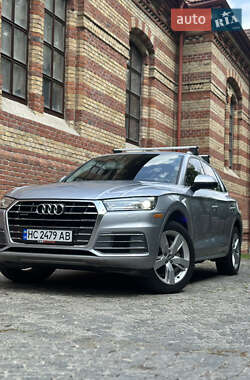 Внедорожник / Кроссовер Audi Q5 2017 в 
