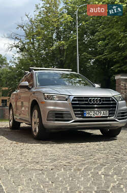 Внедорожник / Кроссовер Audi Q5 2017 в 