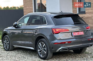 Внедорожник / Кроссовер Audi Q5 2022 в 