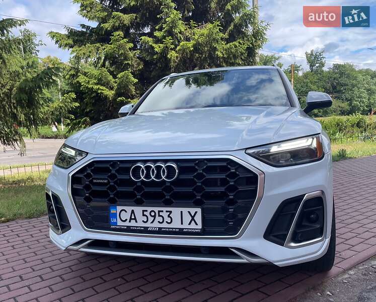 Внедорожник / Кроссовер Audi Q5 2021 в Киеве