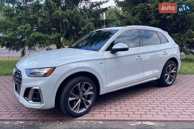 Внедорожник / Кроссовер Audi Q5 2021 в Киеве