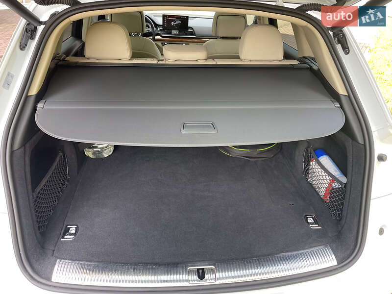 Внедорожник / Кроссовер Audi Q5 2021 в Киеве