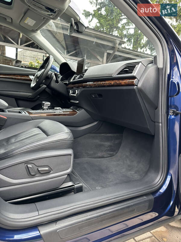 Внедорожник / Кроссовер Audi Q5 2017 в Киеве