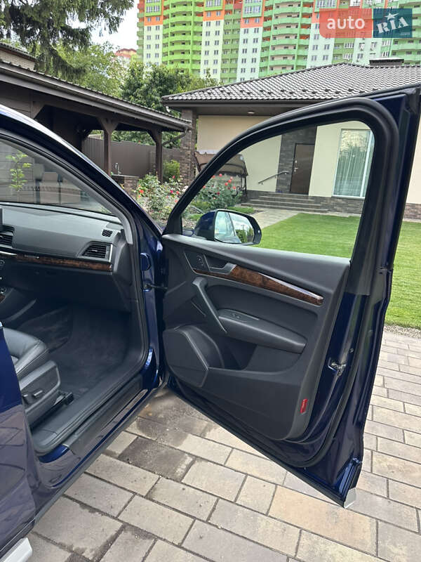 Внедорожник / Кроссовер Audi Q5 2017 в Киеве