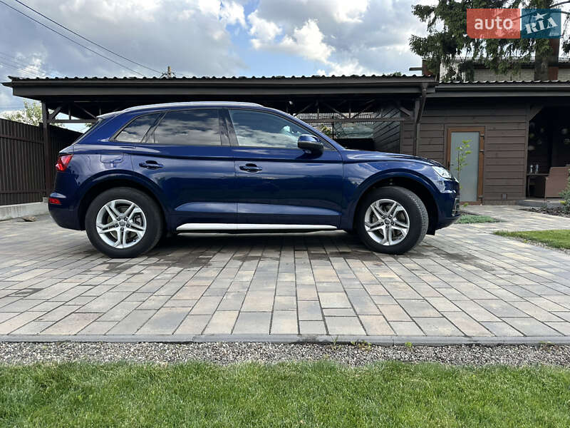 Внедорожник / Кроссовер Audi Q5 2017 в Киеве