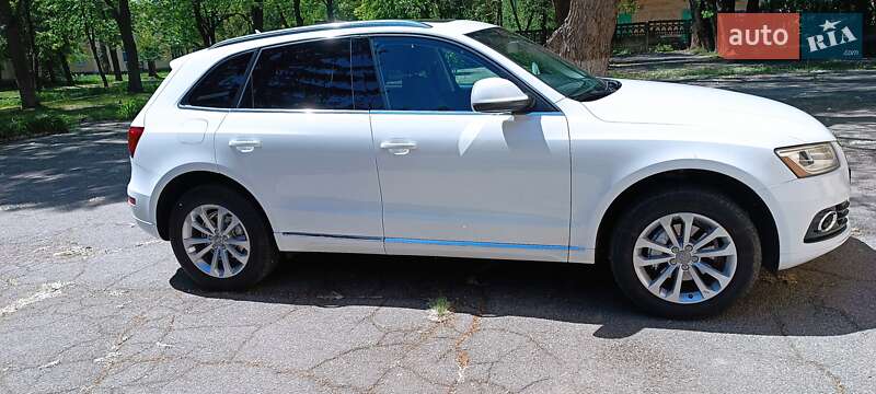 Внедорожник / Кроссовер Audi Q5 2013 в Желтых Водах
