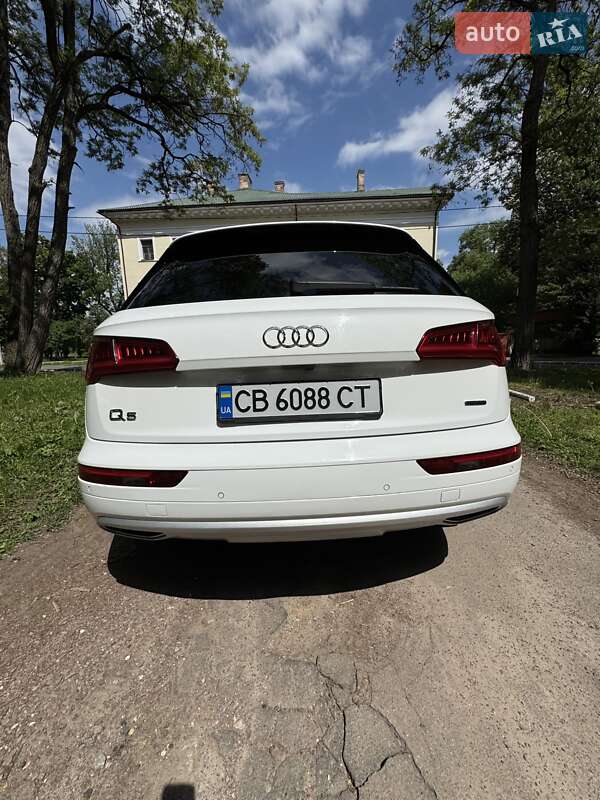 Позашляховик / Кросовер Audi Q5 2019 в Чернігові