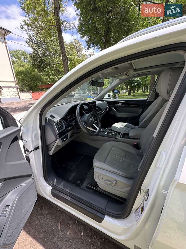 Позашляховик / Кросовер Audi Q5 2019 в Чернігові