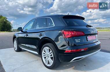 Внедорожник / Кроссовер Audi Q5 2018 в 