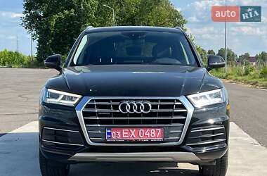 Внедорожник / Кроссовер Audi Q5 2018 в 