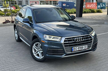 Внедорожник / Кроссовер Audi Q5 2017 в 